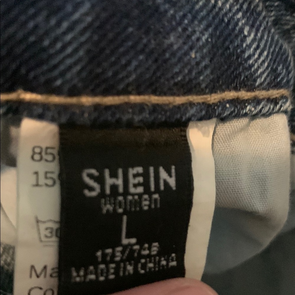 Trendy Ripped Denim Jeans - Picture 2 of 3